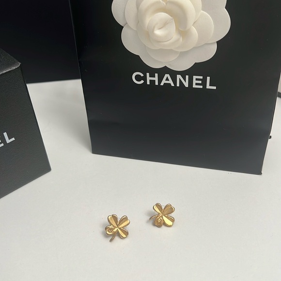 CHANEL LUCKY Clover Gold Earrings 6/8” - Picture 3 of 7